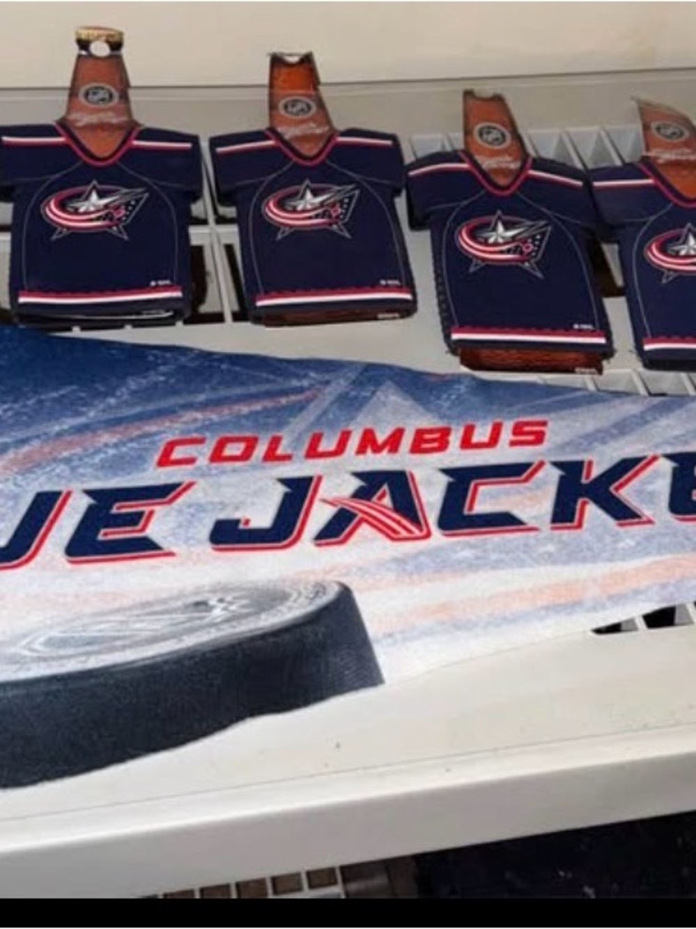 New Blue Jackets Fan Bundle Koozies and flag E5